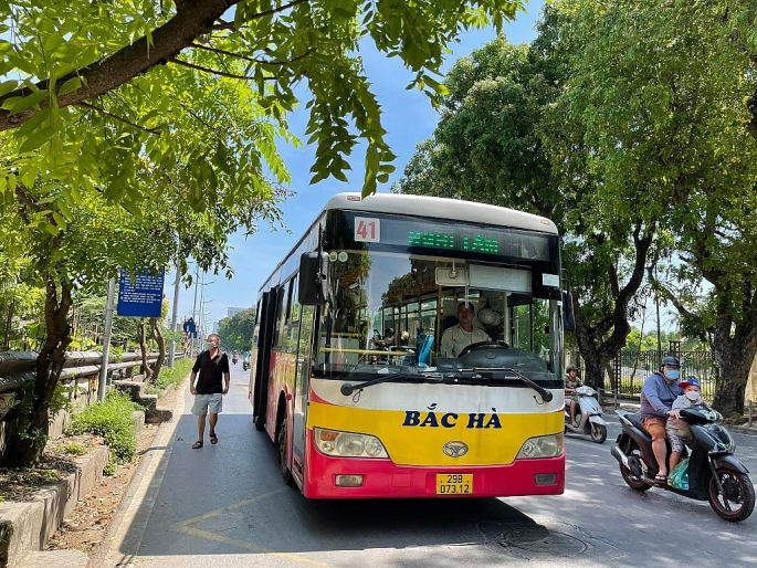 Một doanh nghiệp dừng hoạt động các tuyến xe buýt tại Hà Nội
