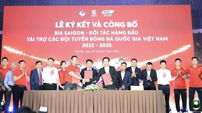 Bia Saigon tài trợ cho Đội tuyển bóng đá quốc gia Việt Nam trong 3 năm