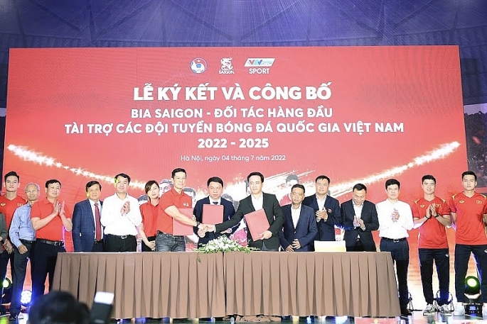 Bia Saigon tài trợ cho Đội tuyển bóng đá quốc gia Việt Nam trong 3 năm