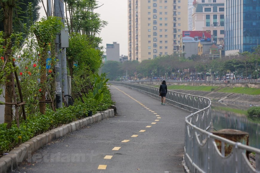 Hà Nội: Đề xuất tạm dừng khai thác tuyến đường đi bộ ven sông Tô Lịch