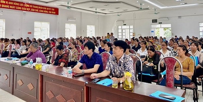 Các đại biểu tham dự hội nghị tập huấn công tác dân tộc và tuyên truyền, phổ biến pháp luật tại xã Minh Quang, huyện Ba Vì.
