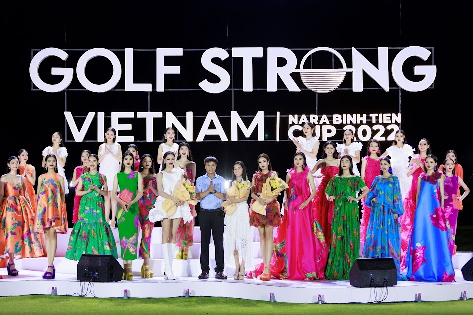 Đỗ Mỹ Linh “ôm” giải, Lương Thùy Linh catwalk thần thái trong lễ bế mạc giải golf Strong Vietnam