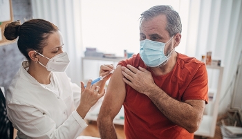 Châu Âu khuyến nghị tiêm mũi vắc-xin ngừa Covid-19 thứ 4