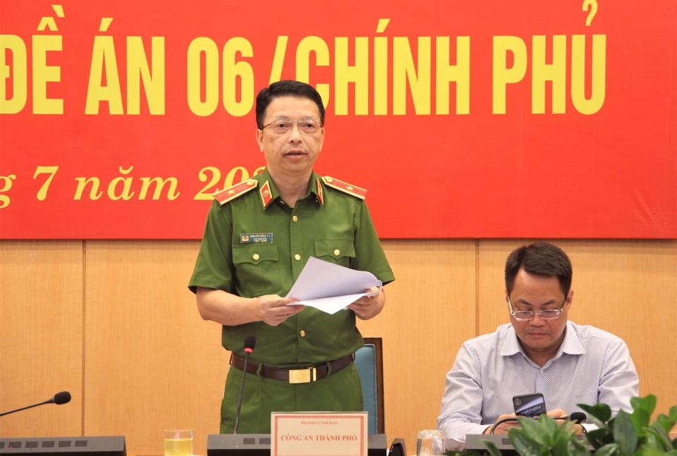 Thiếu tướng Nguyễn Hồng Ky, Phó Giám đốc Công an TP Hà Nội trình bày báo cáo tại hội nghị. 