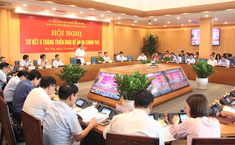 Phó Chủ tịch Thường trực phụ trách điều hành UBND TP Lê Hồng Sơn phát biểu kết luận hội nghị. 