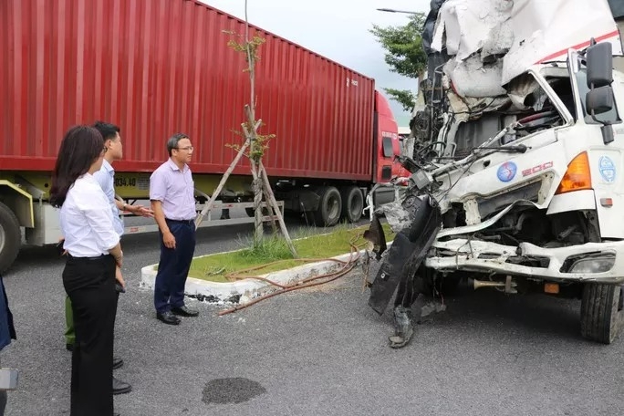 Cơ quan chức năng kiểm tra xe tải gây tai nạn khiến 3 người chết, 8 người bị thương