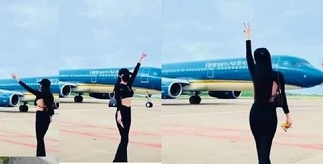 Cô gái trẻ nhún nhảy quay Tiktok khi máy bay đang di chuyển, khiến nhiều người bức xúc