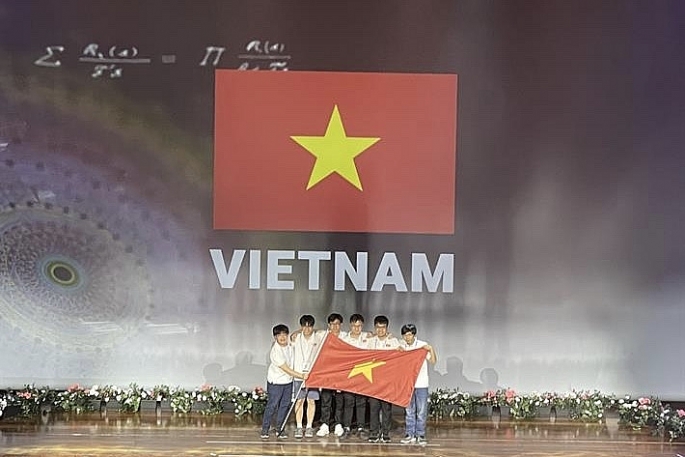 Đội tuyển Việt Nam xếp thứ 4 tại Olympic Toán học quốc tế 2022