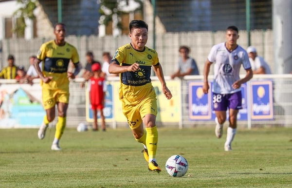 Quang Hải vào sân giúp Pau FC có chiến thắng thứ 2