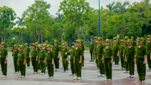 Trẻ em Hà Nội trải nghiệm cuộc sống chiến sỹ trong Học kỳ Công an