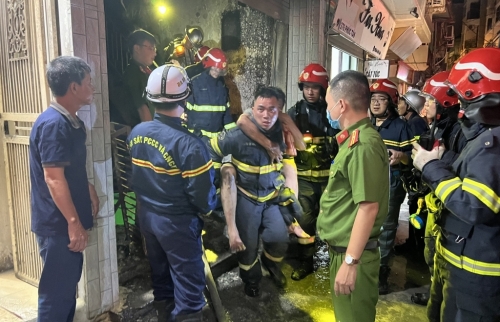 Tặng bằng khen cho cá nhân và tập thể tham gia chữa cháy, cứu người