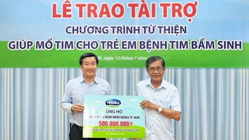 Vinamilk tiếp tục ủng hộ Hội Bảo trợ Bệnh nhân nghèo TP.HCM 500 triệu đồng cho các bệnh nhi nghèo mổ tim năm 2022