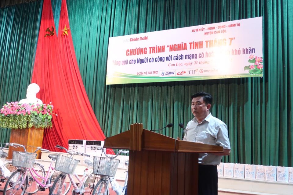 Báo Kinh tế & Đô thị tri ân người có công cách mạng tại Hà Tĩnh