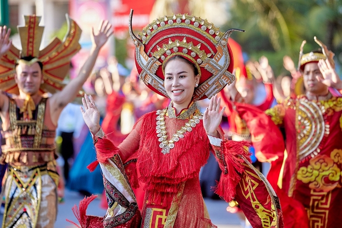 Lễ hội Carnival Sầm Sơn đa màu sắc lần thứ 3 thu hút chục nghìn khán giả 