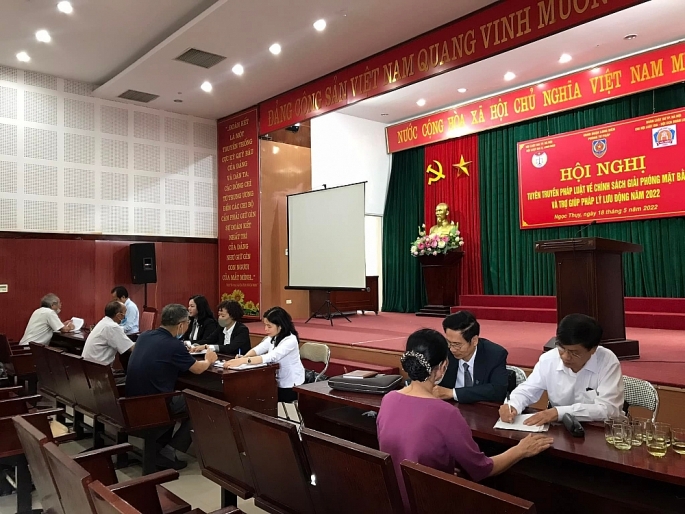 -	Đoàn Luật sư TP Hà Nội phối hợp trợ giúp pháp lý cho người dân ở phường Ngọc Thụy, Long Biên 