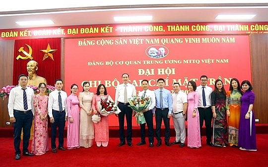  Ban Chấp hành ra mắt Đại hội