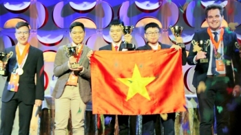 Học sinh, sinh viên Hà Nội xuất sắc giành 4 huy chương, giúp Việt Nam đứng đầu cuộc thi tin học thế giới