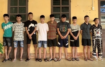 Nam thanh niên “mở tiệc” ma túy cho 11 người bạn bay lắc tại nhà riêng