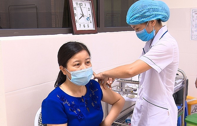 Các quận, huyện tại Hà Nội đẩy nhanh tiến độ tiêm vắc-xin Covid-19