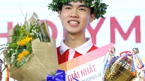 EOV 2022: Cán cân để lựa chọn ra các kỷ lục gia tiếng Anh tại Việt Nam