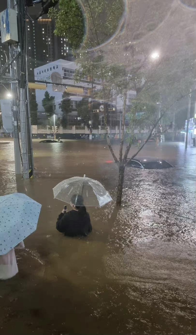 Hàn Quốc ghi nhận trận mưa lớn kỷ lục tại thủ đô Seoul