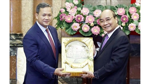 Chủ tịch nước Nguyễn Xuân Phúc tiếp Đại tướng Hun Manet, Phó Tổng Tư lệnh Quân đội Hoàng gia Campuchia
