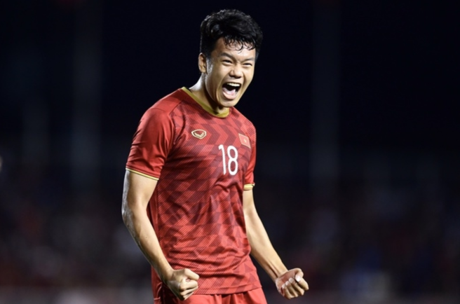 Hà Nội FC chi “khủng” quyết tâm giữ chân Thành Chung