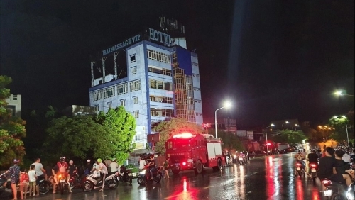 Nhà 6 tầng ở Hải Phòng đổ sập trong đêm