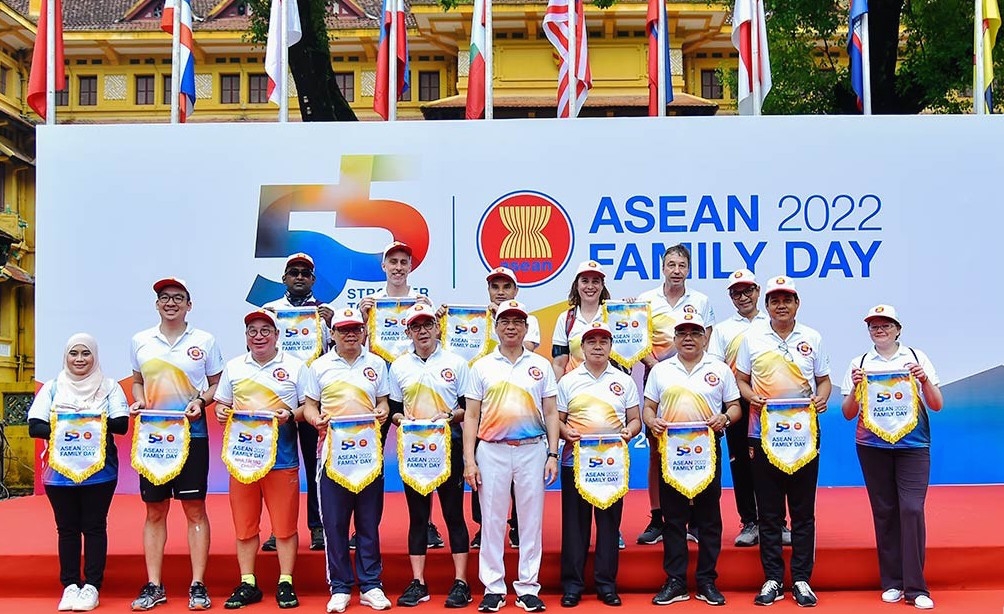 Kết nối đồng nghiệp, bạn bè, gia đình trong Cộng đồng ASEAN và đối tác tại Hà Nội