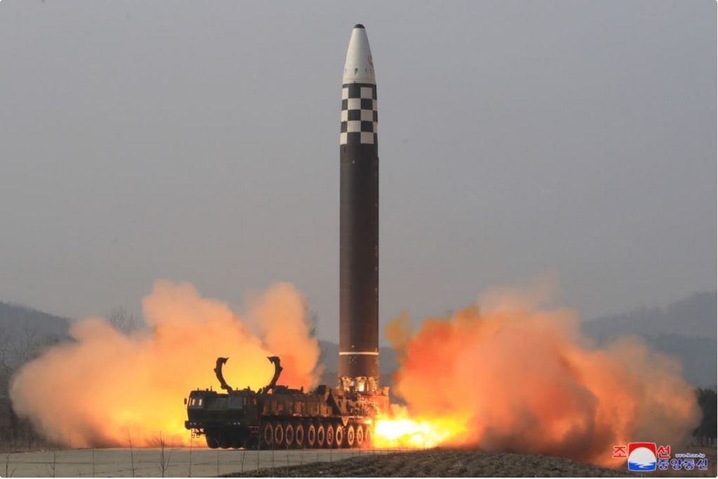 Triều Tiên bắn liên tiếp 2 tên lửa hành trình