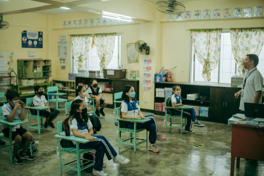 Philippines mở cửa lại trường học sau hơn 2 năm đóng cửa vì Covid-19