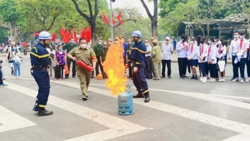 Hà Nội hưởng ứng Ngày toàn dân phòng cháy và chữa cháy