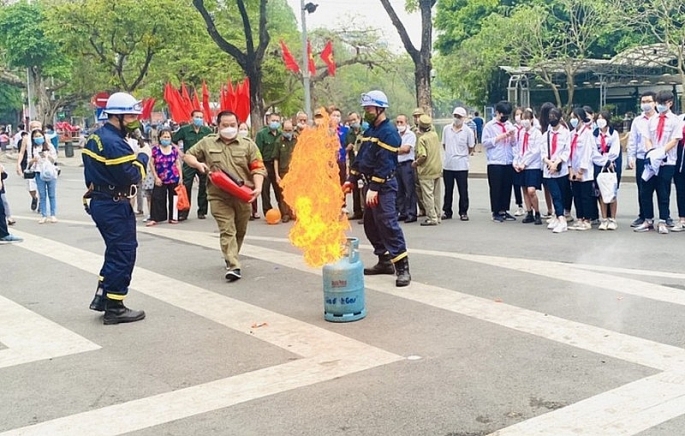 Hà Nội hưởng ứng Ngày toàn dân phòng cháy và chữa cháy