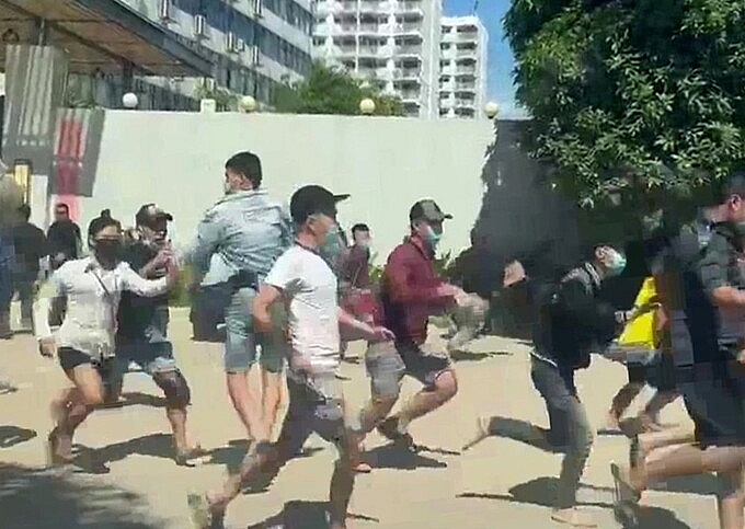 Nhóm người chạy trốn khỏi casino ở Campuchia