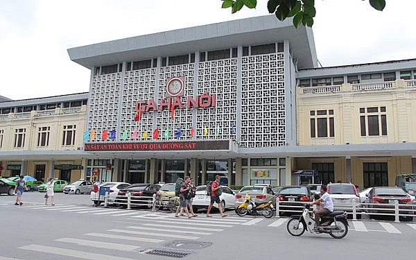Ga Hàng Cỏ chính thức đổi tên thành ga Hà Nội năm 1976, như một chứng nhân lịch sử của Thủ đô Hà Nội