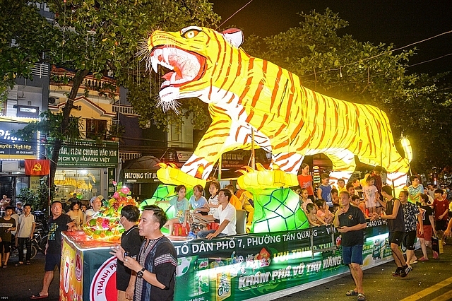 Lễ hội Trung thu Tuyên Quang thực sự là ngày hội của tỉnh Tuyên Quang, trở thành điểm nhấn thu hút hàng vạn du khách trên cả nước