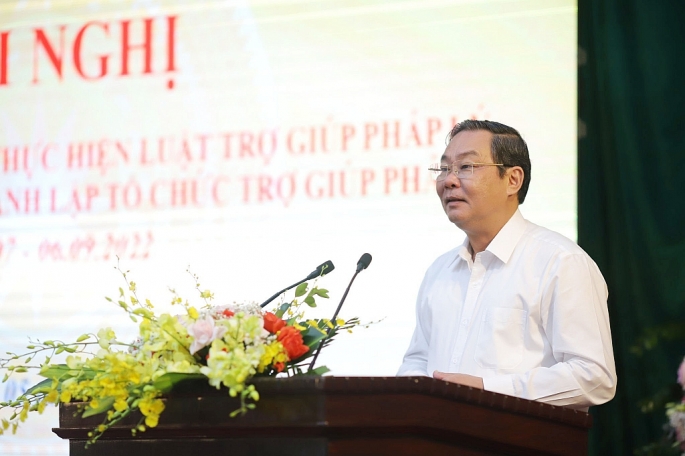 Đồng chí Lê Hồng Sơn, Phó Chủ tịch Thường trực UBND, Chủ tịch Hội đồng PBGD PL TP Hà Nội phát biểu chỉ đạo tại Hội nghị