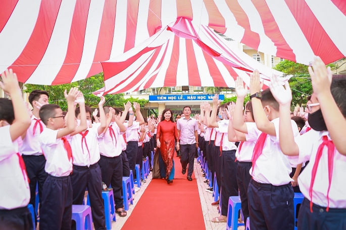 Dù tổ chức rất gọn nhẹ nhưng trường THCS Lê Quý Đôn, vẫn chú trọng việc đón học sinh đầu cấp, tạo ra không khí gần gũi với các học sinh