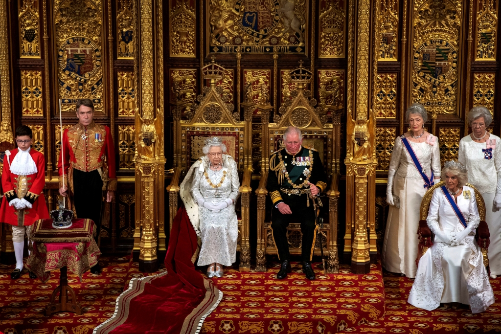 Người kế vị Nữ hoàng Anh Elizabeth II là ai?
