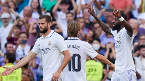 Ngược dòng ấn tượng, Real Madrid lấy lại ngôi đầu