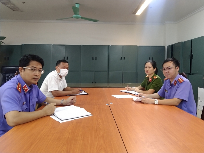 Trợ giúp viên pháp lý Nhà nước TP Hà Nội làm việc với CQCA và VKSND TX Sơn Tây