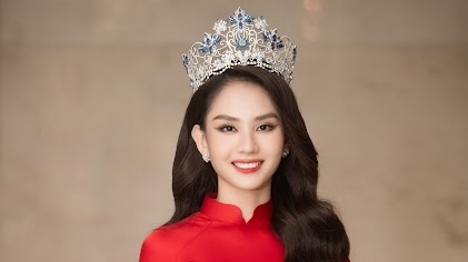 Hoa hậu Mai Phương bán vương miện làm từ thiện