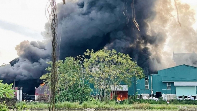 Vụ cháy xưởng chăn ga khiến 3 mẹ con tử vong