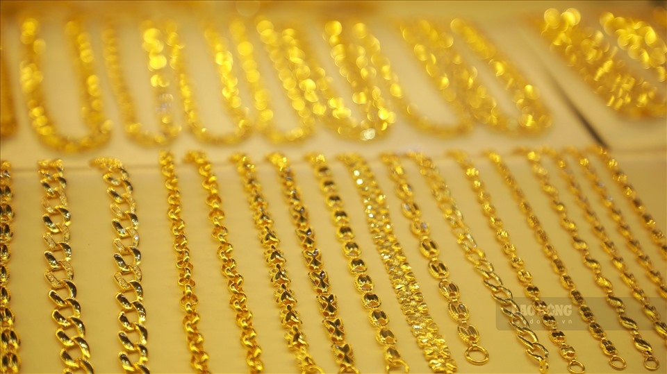 Giá vàng hôm nay 6/11: Vàng trong nước tăng gần ngưỡng 68 triệu đồng/lượng