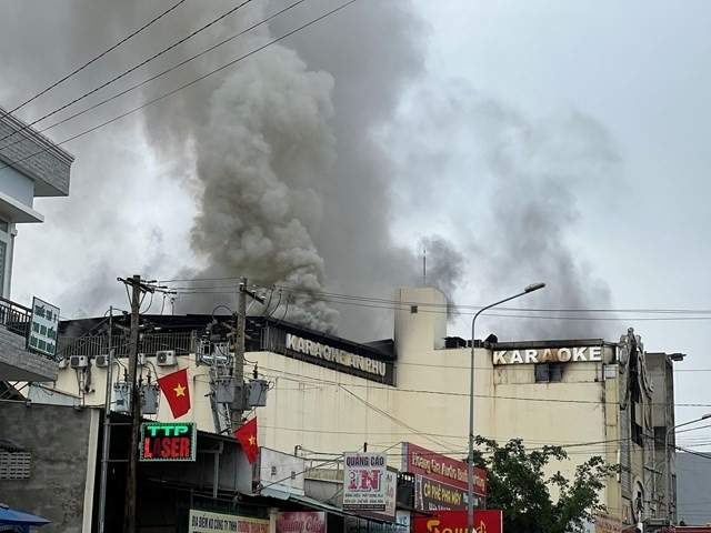 Hiện trường vụ cháy kinh hoàng tại karaoke An Phú làm 32 người thiệt mạng.