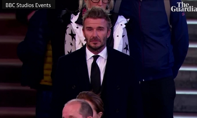 David Beckham xếp hàng 13 tiếng để viếng Nữ hoàng Anh