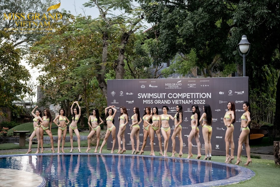 Dàn thí sinh Miss Grand Vietnam “bung skill” lạ trong phần thi Áo tắm