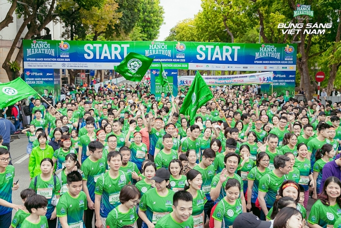 Với thông điệp “Bừng sáng Việt Nam”, giải chạy năm nay là lời chào đầy hứng khởi từ Thủ đô Hà Nội đến bạn bè Việt Nam và quốc tế.