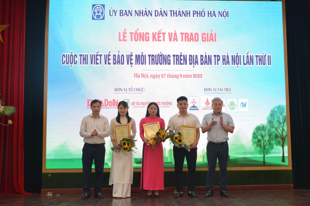 16 tác phẩm đoạt giải thưởng cuộc thi viết “Bảo vệ môi trường trên địa bàn thành phố Hà Nội”