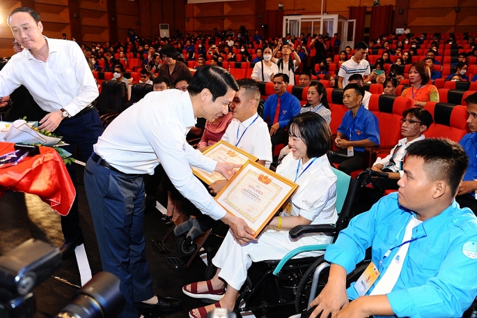 50 tấm gương thanh niên khuyết tật tiêu biểu “Tỏa sáng nghị lực Việt” năm 2022